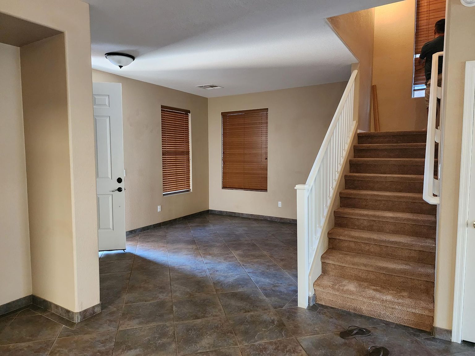 3834 E Kesler Ln photo 4