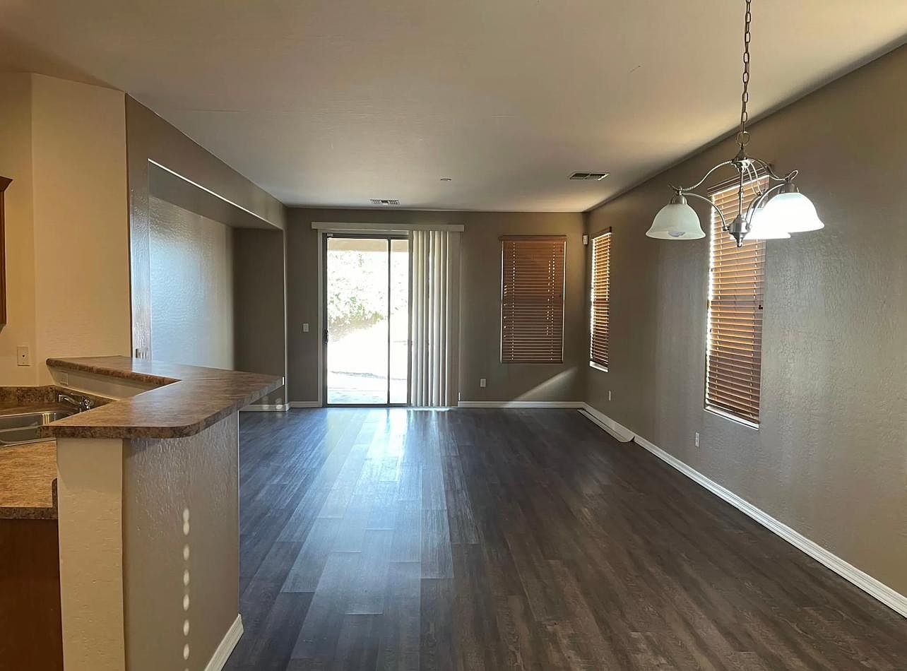 12530 W Winslow Ave photo 5