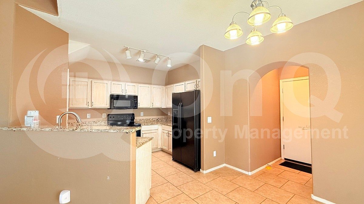 20033 N 49th Dr photo 2