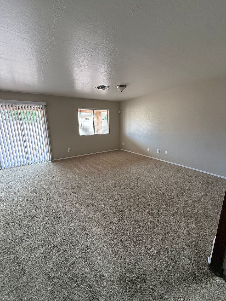 10830 W Taft St photo 3