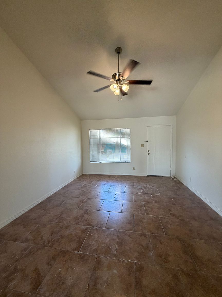 3206 N Jay St photo 5