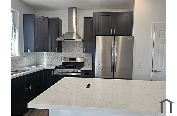 18293 W Elm St photo 3