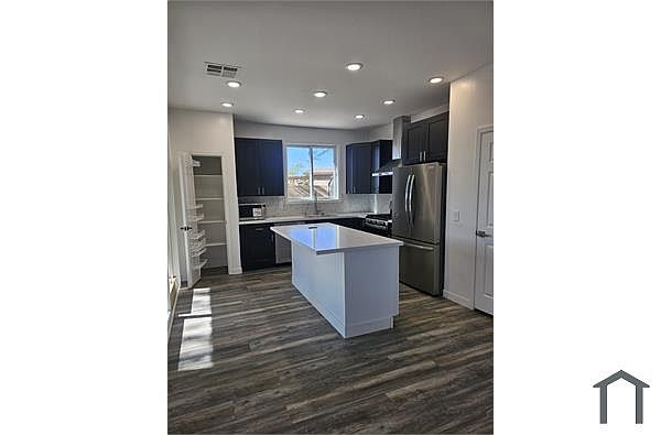 18293 W Elm St photo 2
