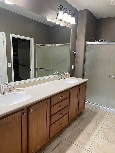 26660 W Burnett Rd photo 2