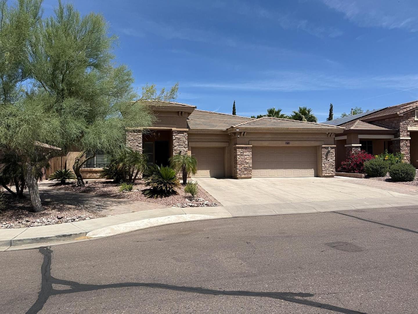 1928 W Spur Dr Phoenix, AZ 85085 photo 3
