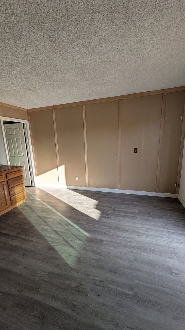 1503 W Loughlin Dr photo 3