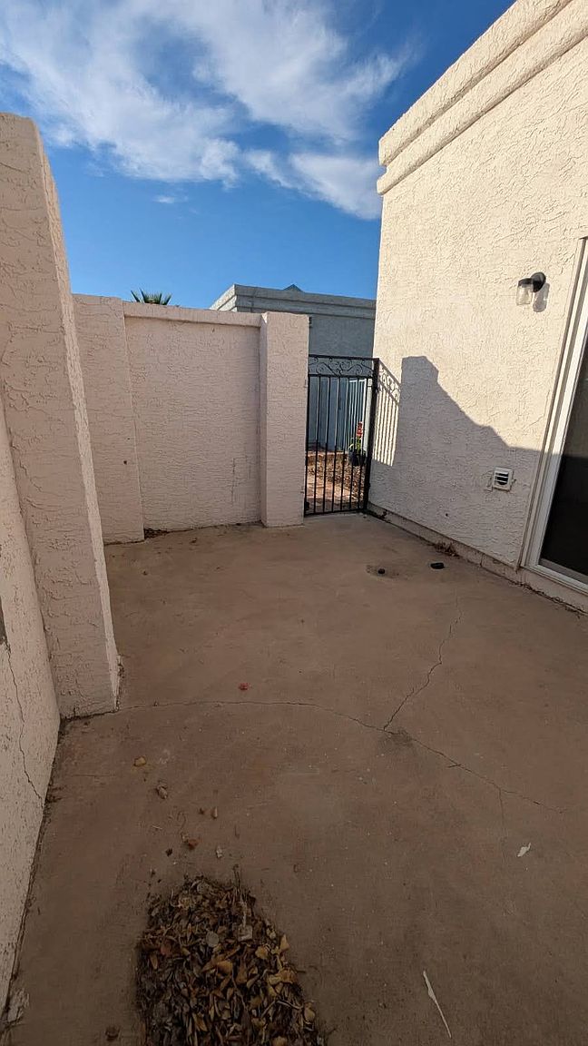 1503 W Loughlin Dr photo 4