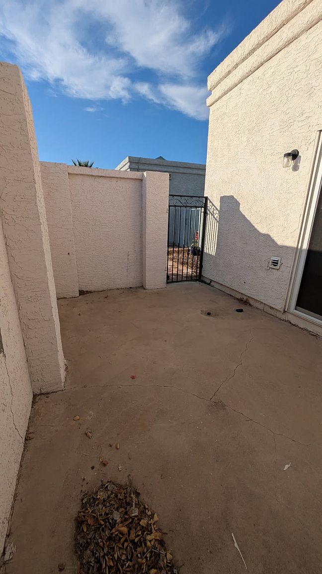 1503 W Loughlin Dr photo 5