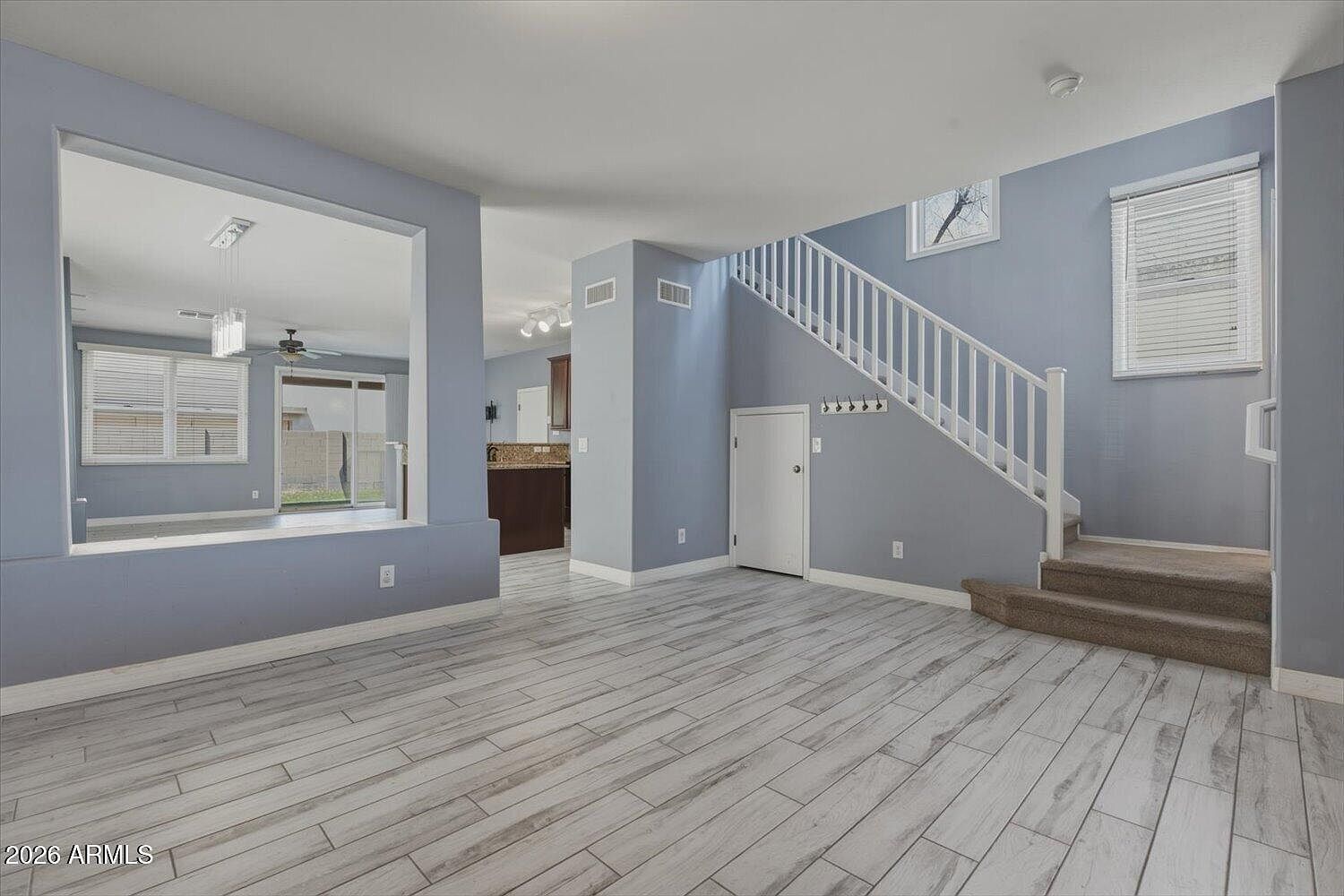 2246 E Fraktur Rd Phoenix, AZ 85040 photo 4