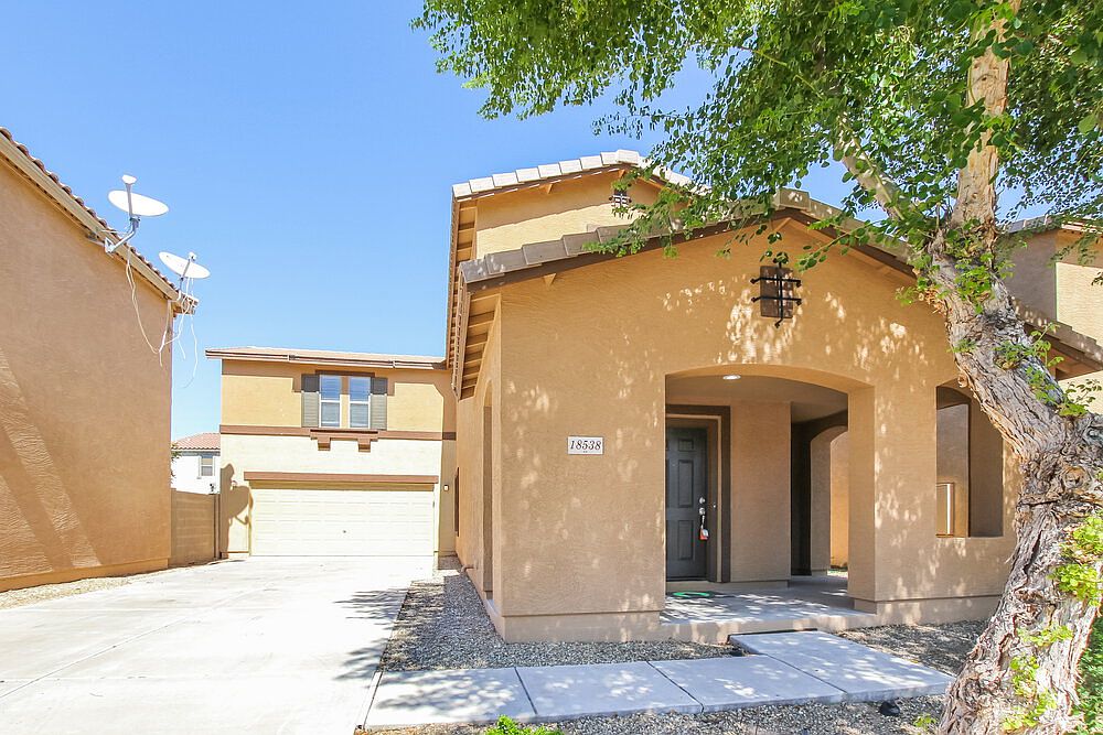 18538 W Fairway Dr photo 3