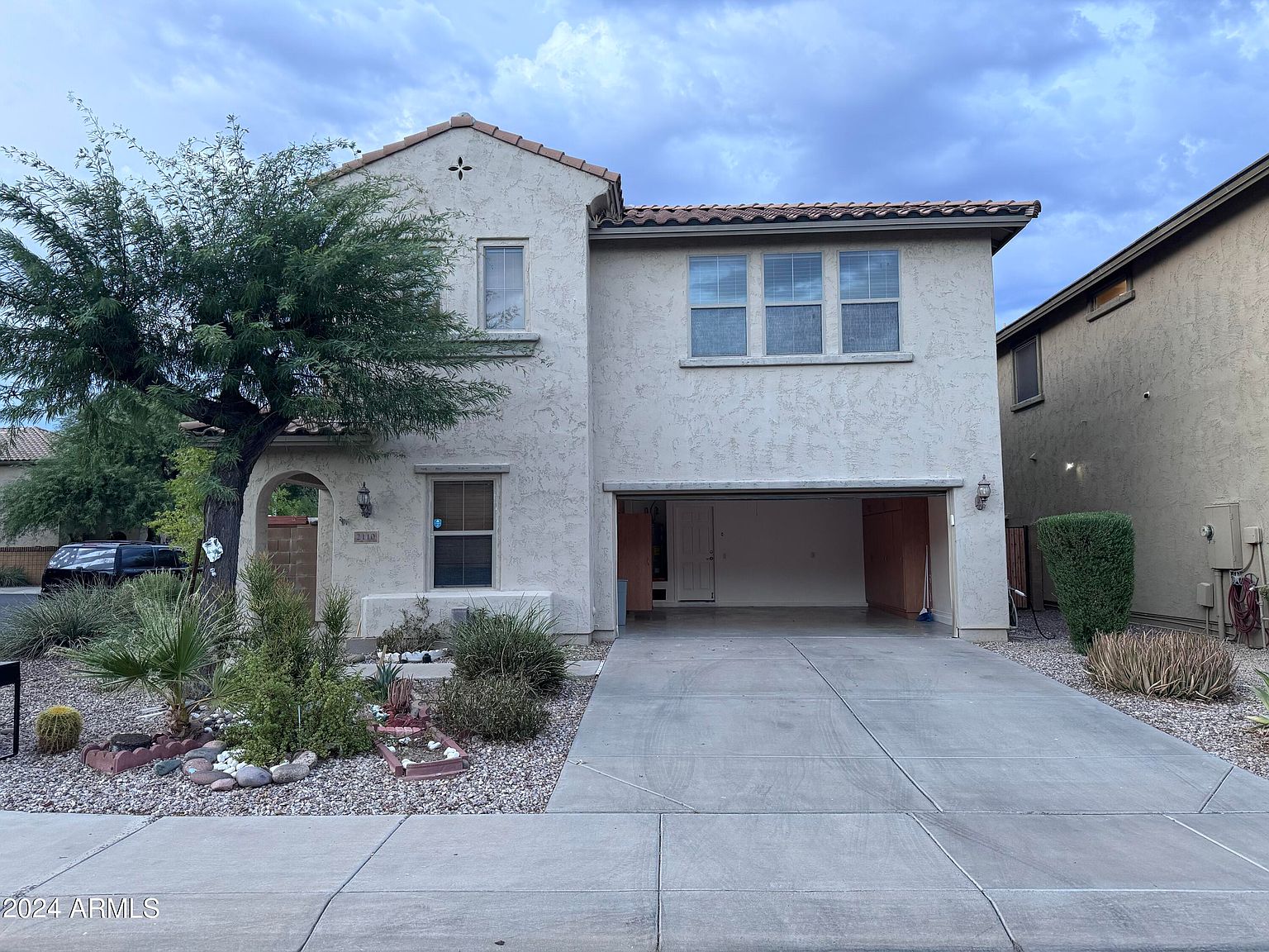 2110 W Kathleen Rd