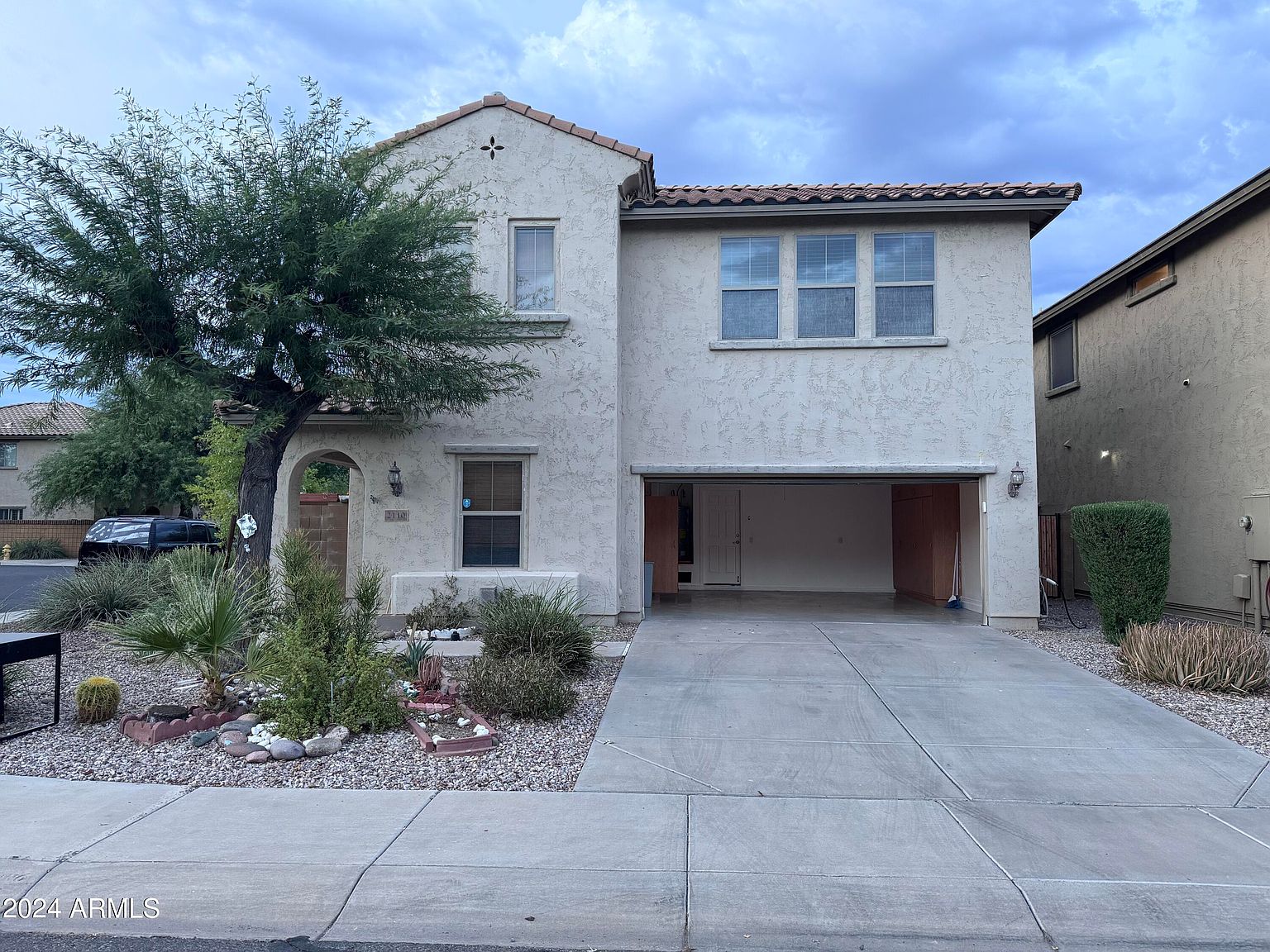 2110 W Kathleen Rd photo 4