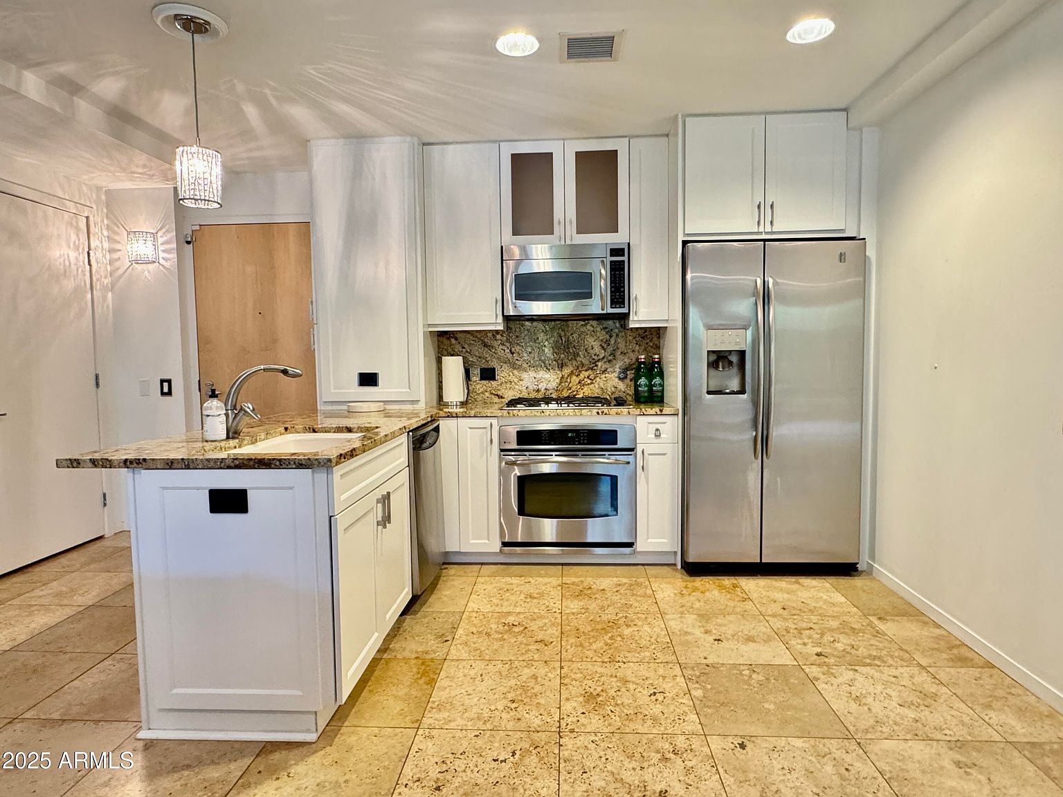 7141 E Rancho Vista Dr Scottsdale, AZ 85251 photo 2