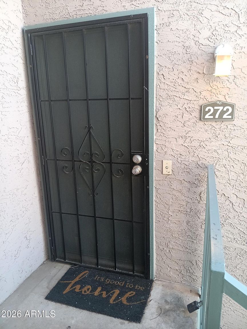 623 W Guadalupe Rd