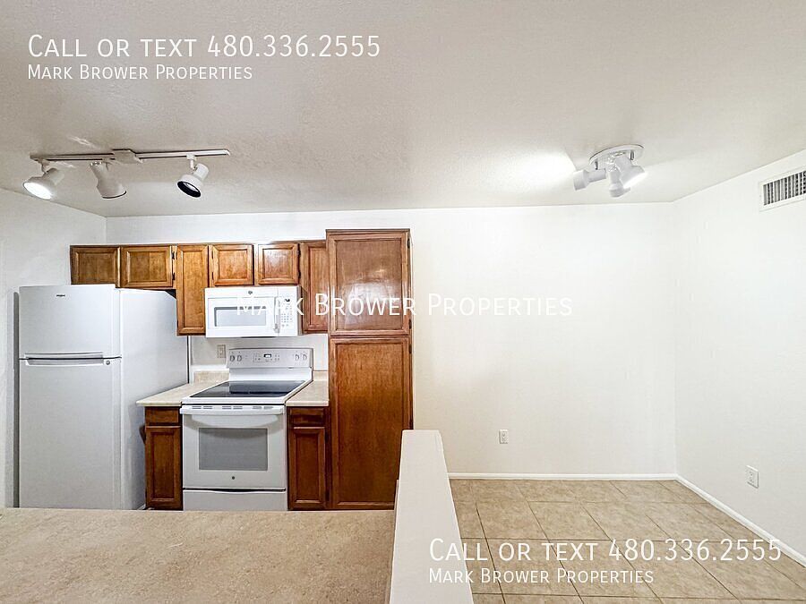 623 W Guadalupe Rd photo 5