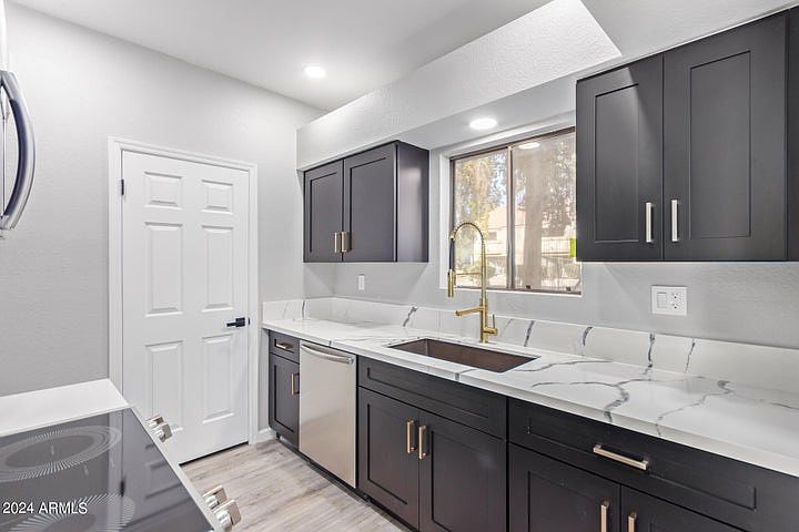1287 N Alma School Rd Chandler, AZ 85225 photo 4