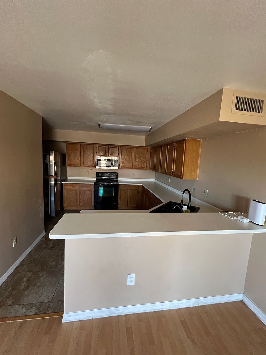 1087 W Sandy Banks photo 2