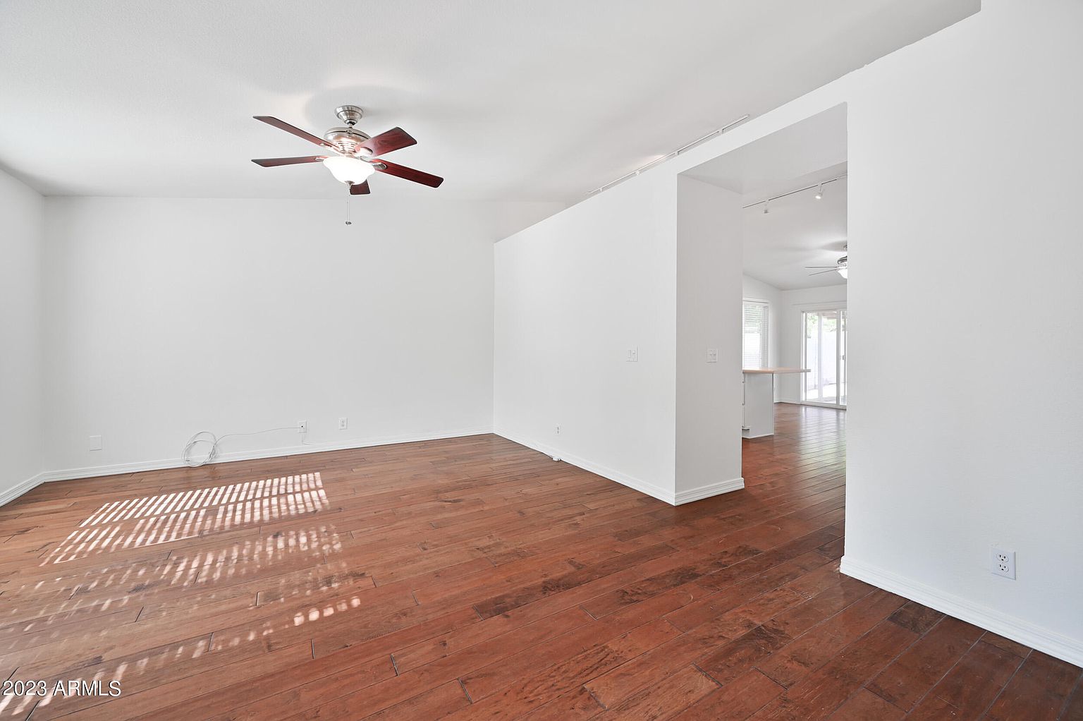 313 S Ocean Dr photo 3