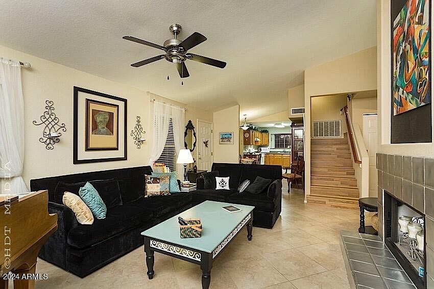 926 W San Mateo Ct Gilbert, AZ 85233 photo 2