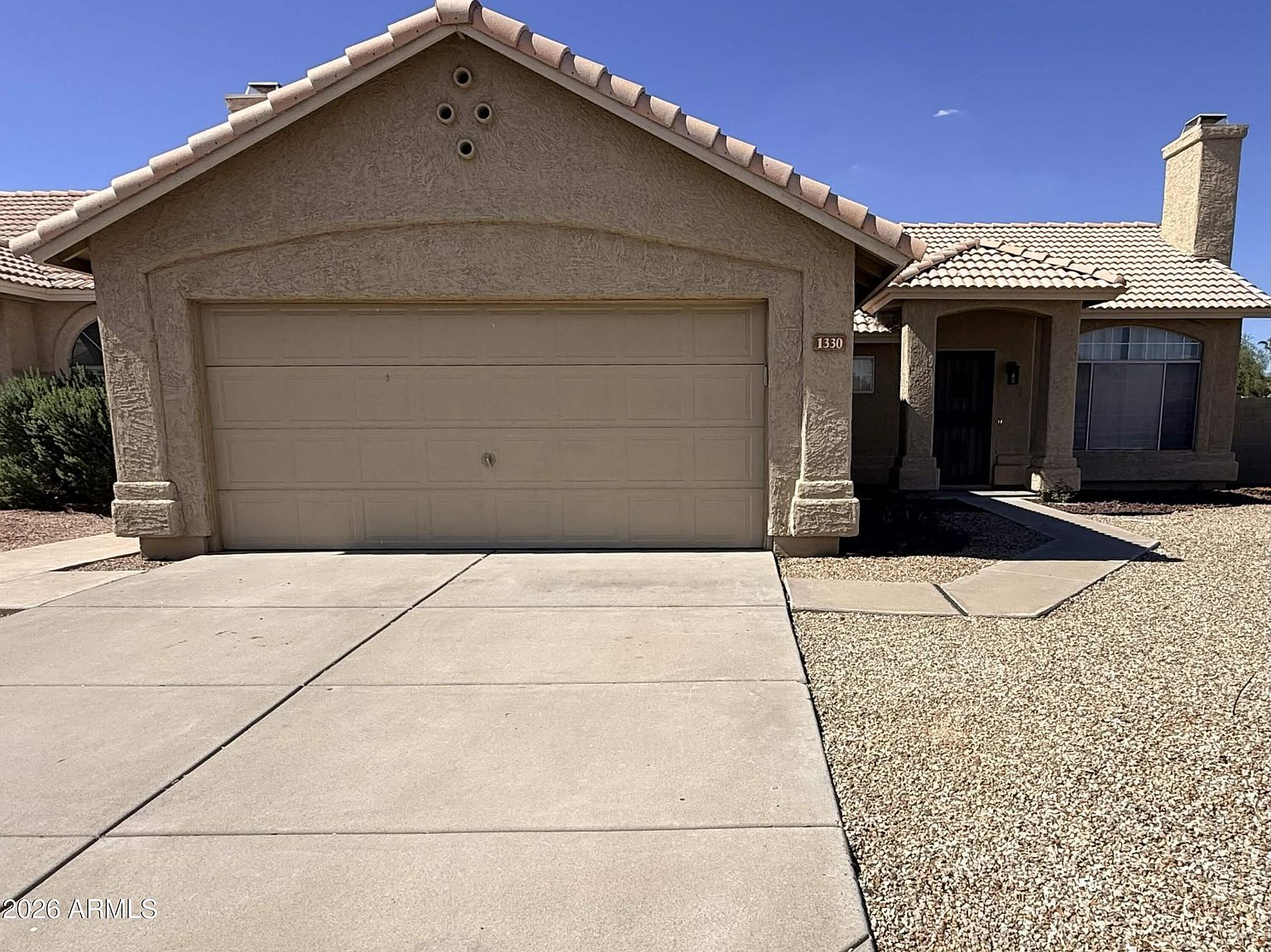 1330 W Gary Dr photo 2