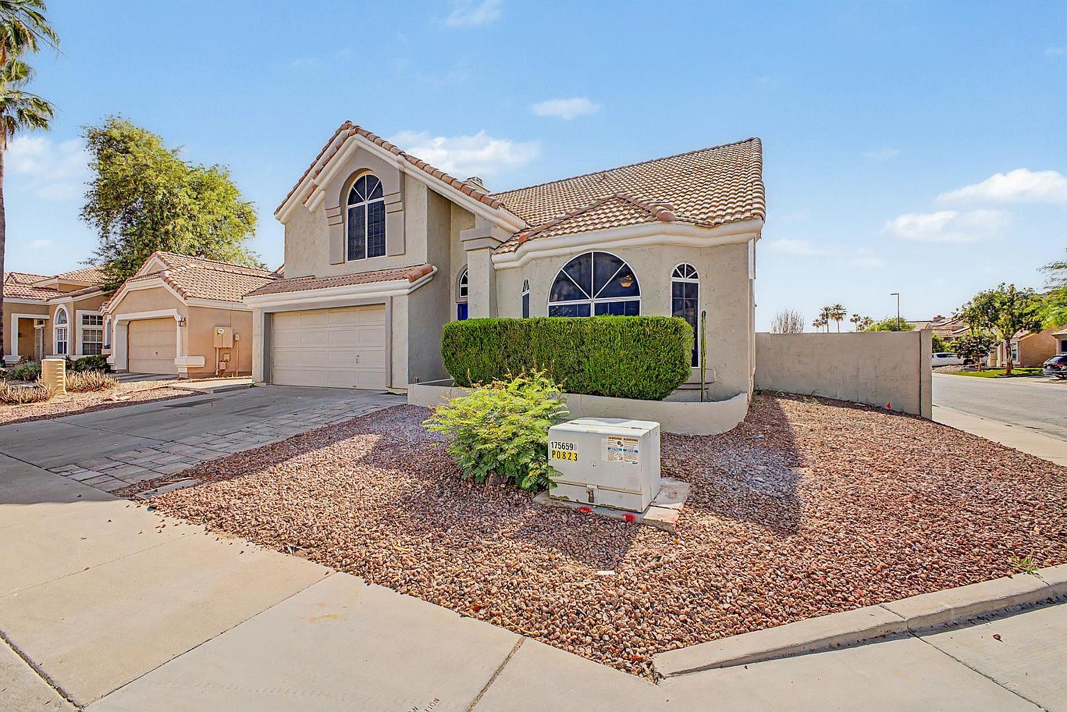 1006 S Tiago Dr Gilbert, AZ 85233 photo 2