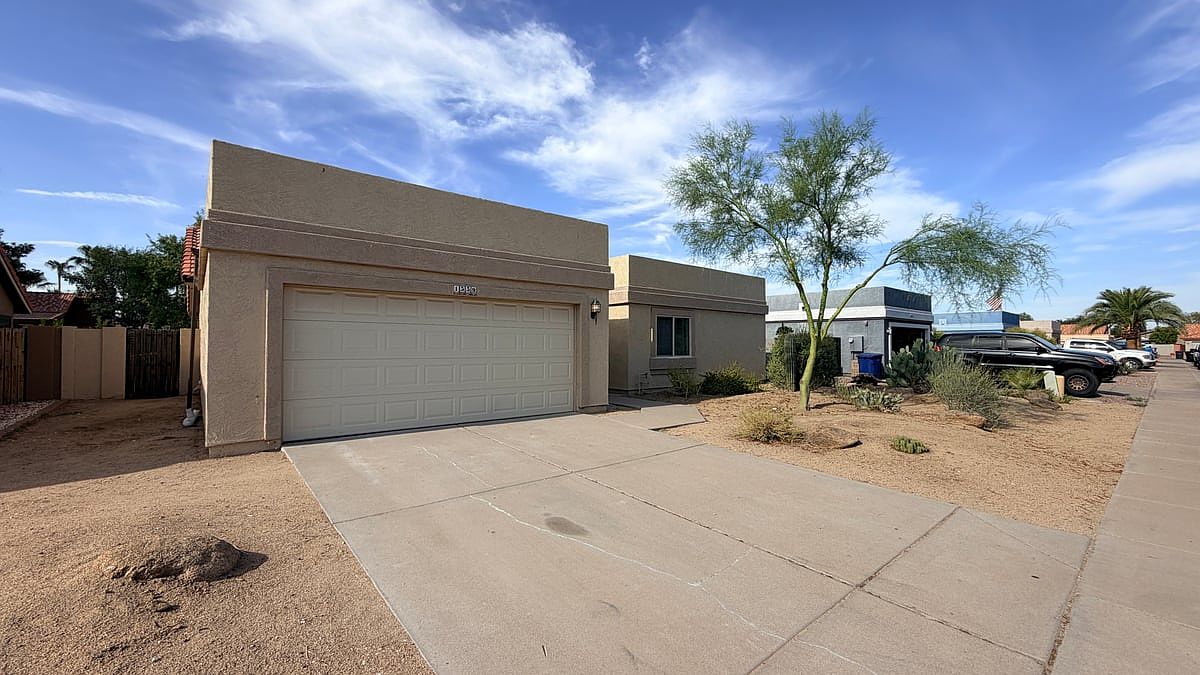 1559 E Whitten St Chandler, AZ 85225 photo 4