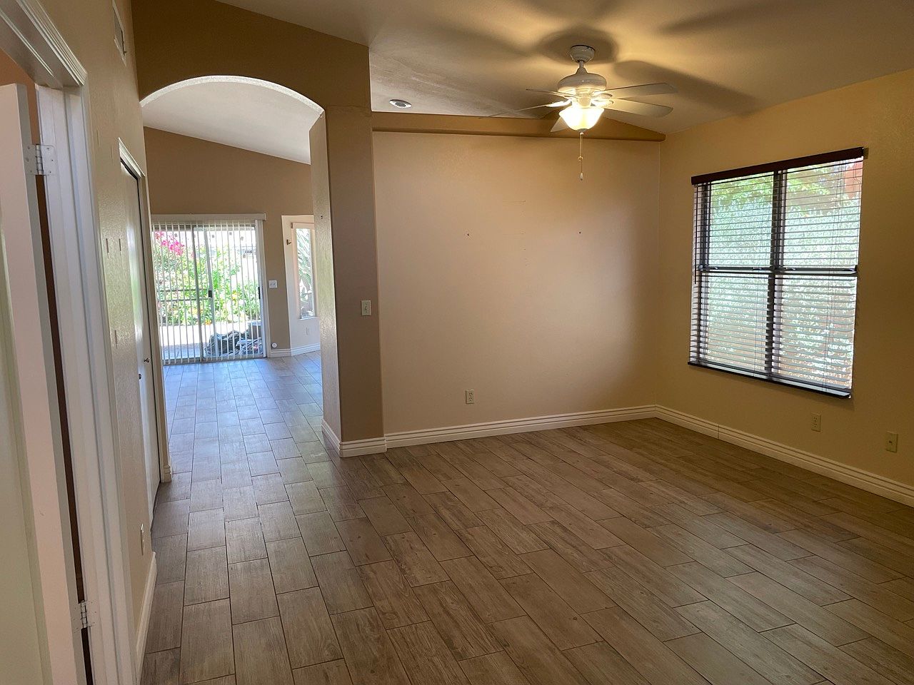 1220 W Butler Dr photo 3