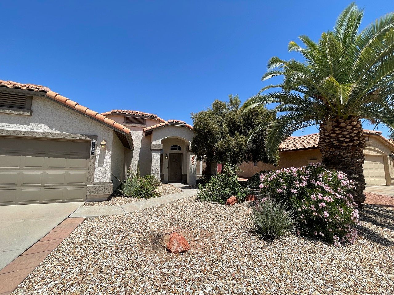 1220 W Butler Dr photo 2