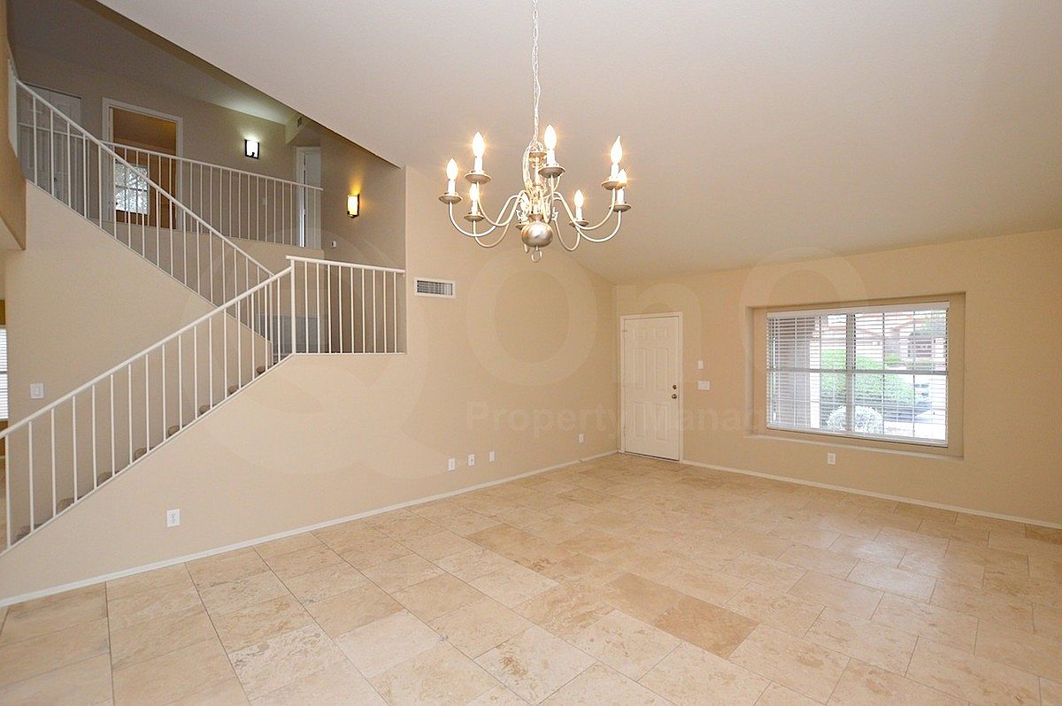 1283 W Cindy St photo 4