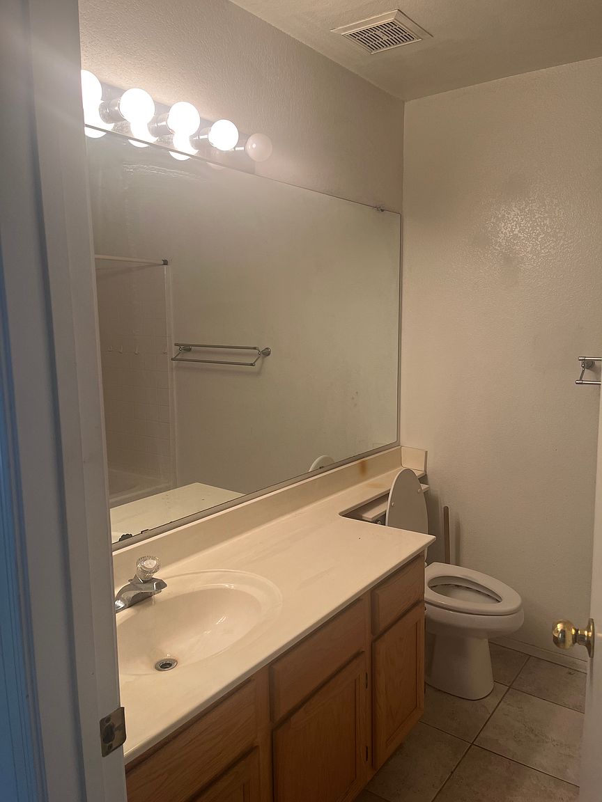 1551 W Cindy St photo 5