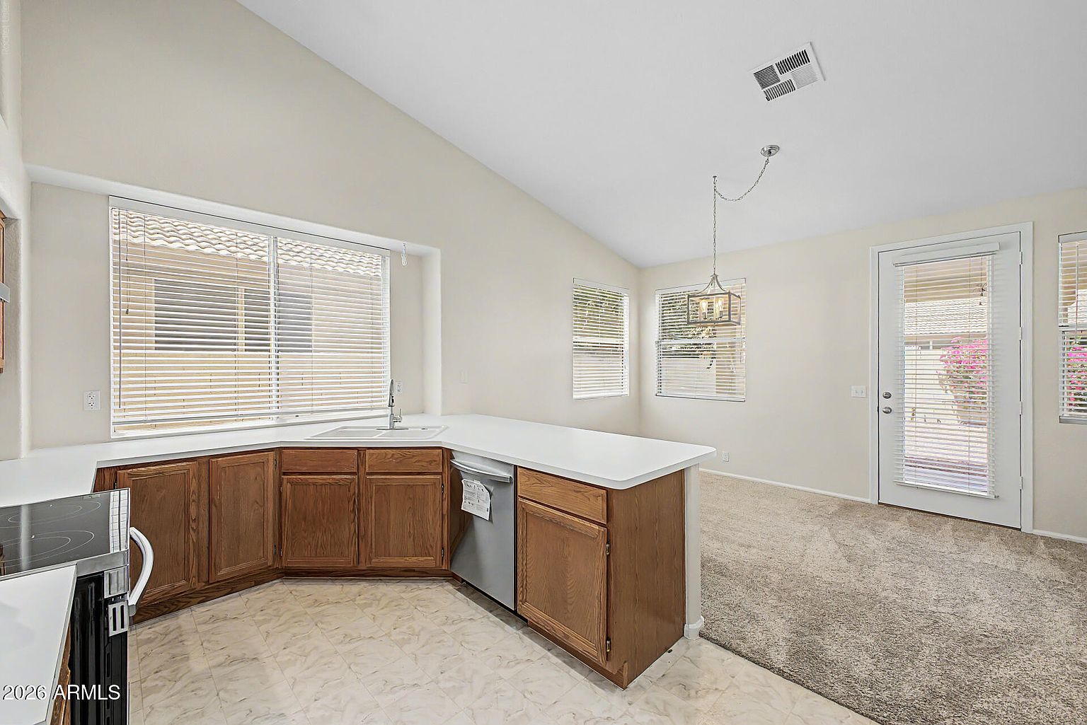 1068 W Glenmere Dr photo 4