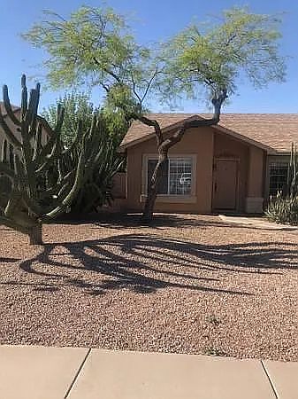 2407 E Flintlock Pl photo 2