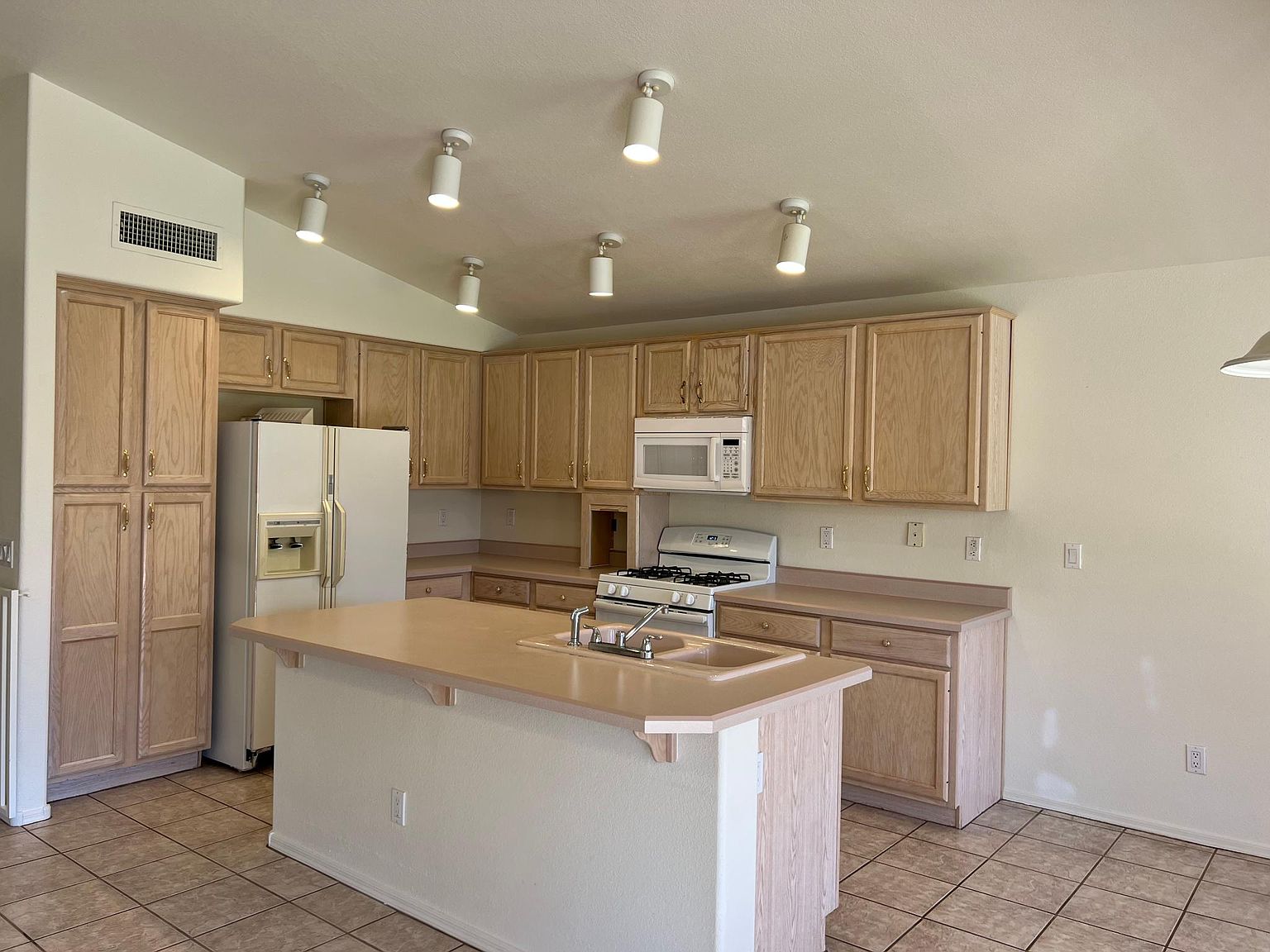 1149 W Raven Dr photo 5