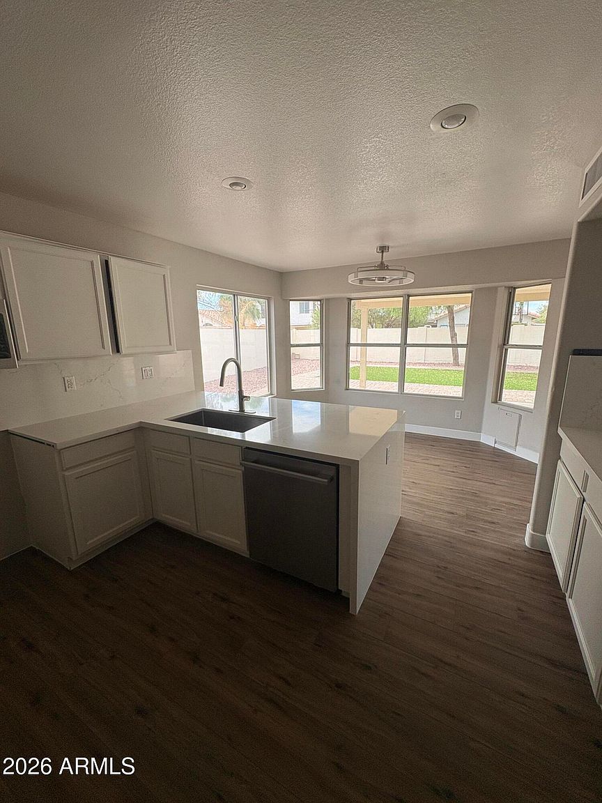 2370 S Apache Dr photo 5