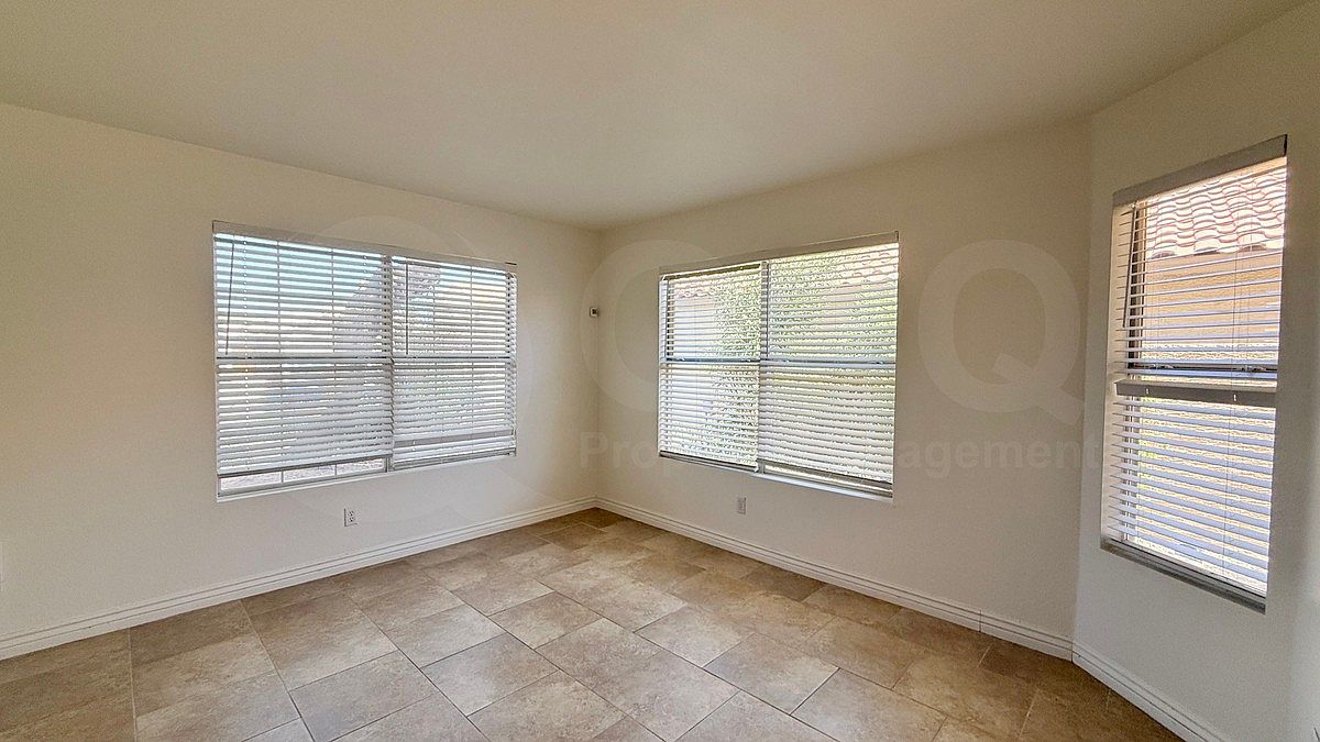 1135 W Macaw Dr photo 5