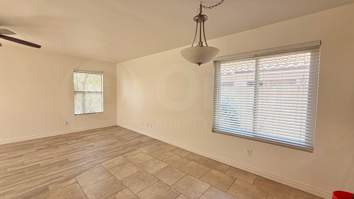 1135 W Macaw Dr photo 4