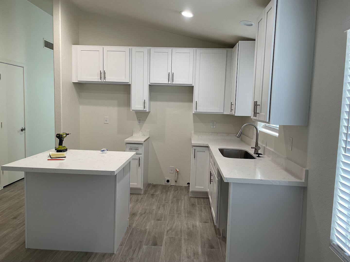 Full Remodel, Be The First To Live In This Beauty, 3 Bed /2 Bath Home In Clemente Ranch photo 4