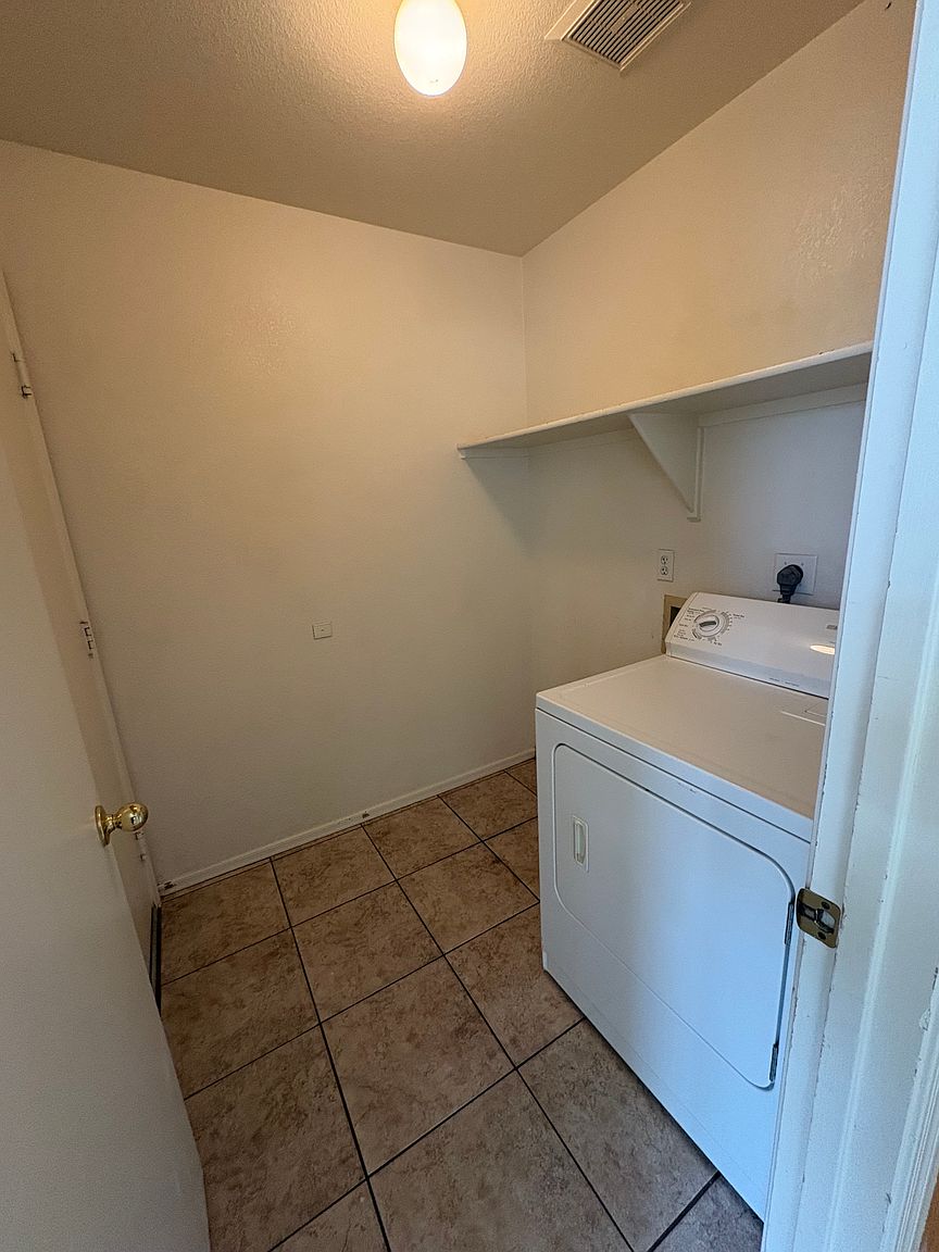 1182 W Sparrow Dr photo 2
