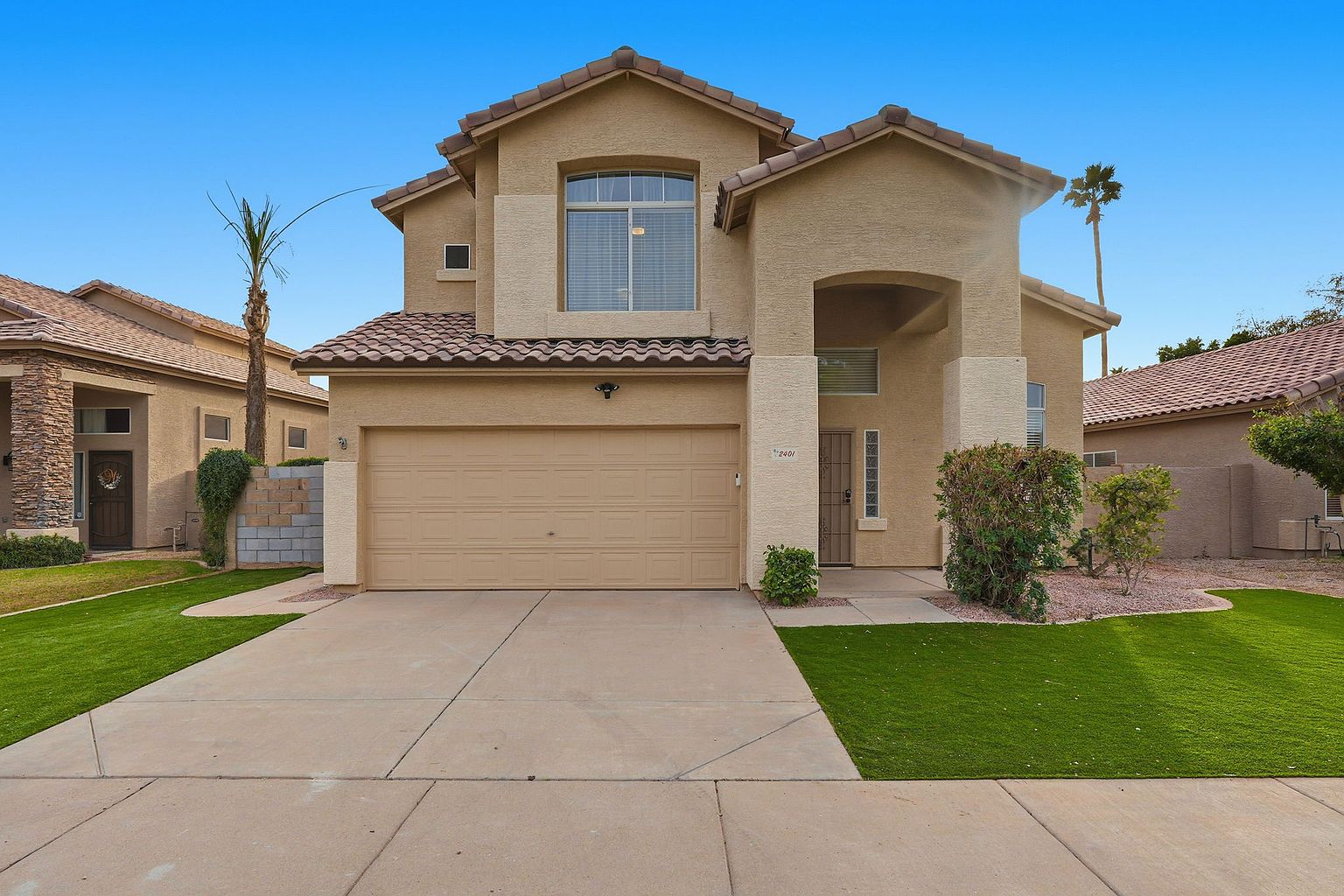 2401 W Indigo Dr photo 3