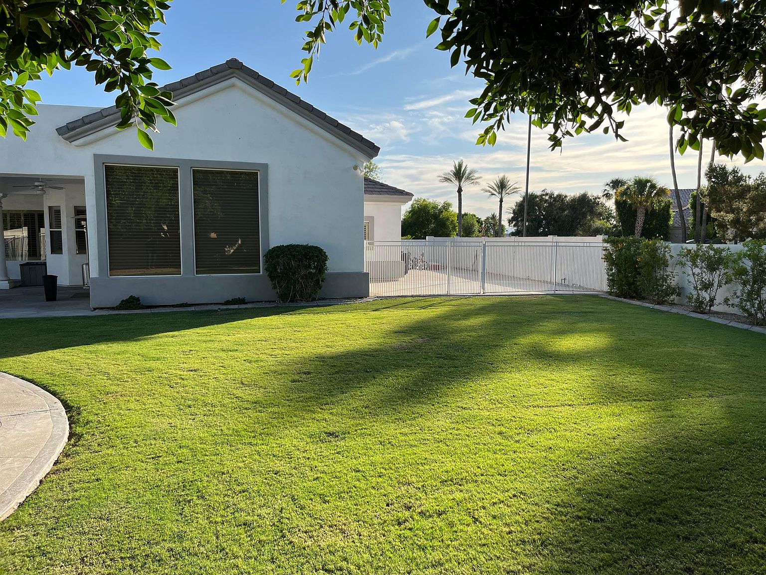 1172 W Island Dr photo 2