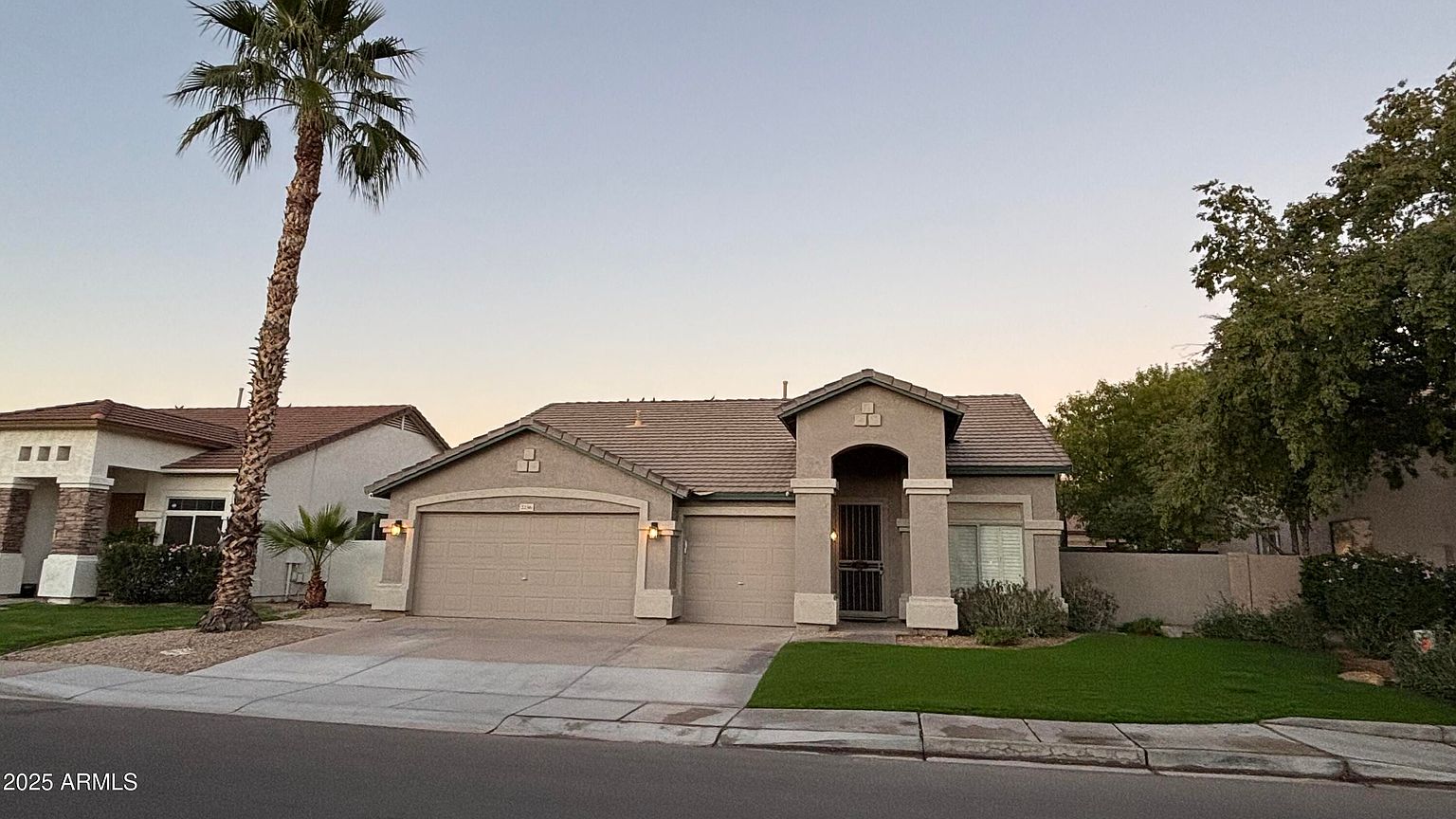 2236 W Periwinkle Way photo 2