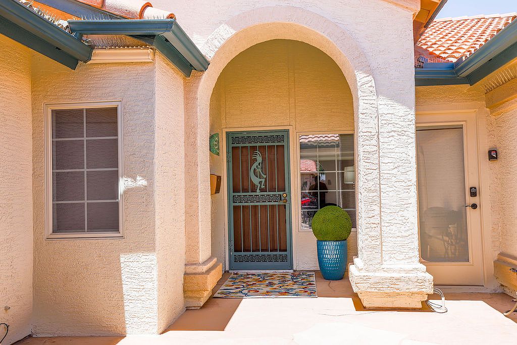 9326 E Nacoma Dr photo 3
