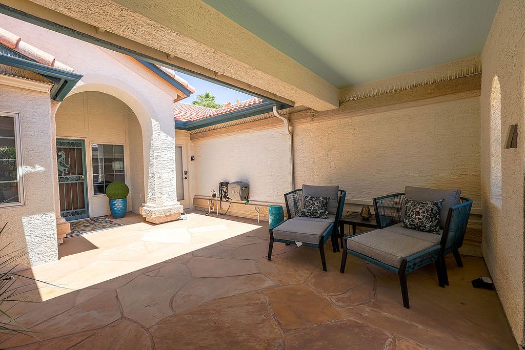 9326 E Nacoma Dr photo 4