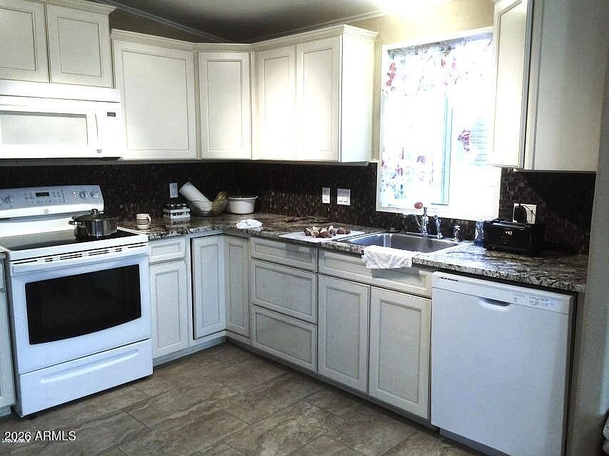 1807 E Augusta Ave photo 3