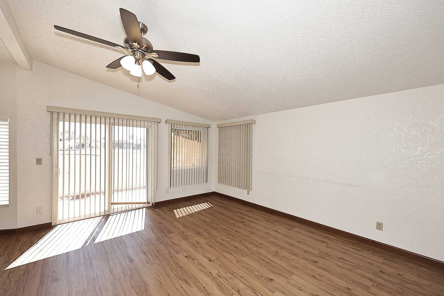 6249 S Pinehurst Dr Chandler, AZ 85249 photo 5