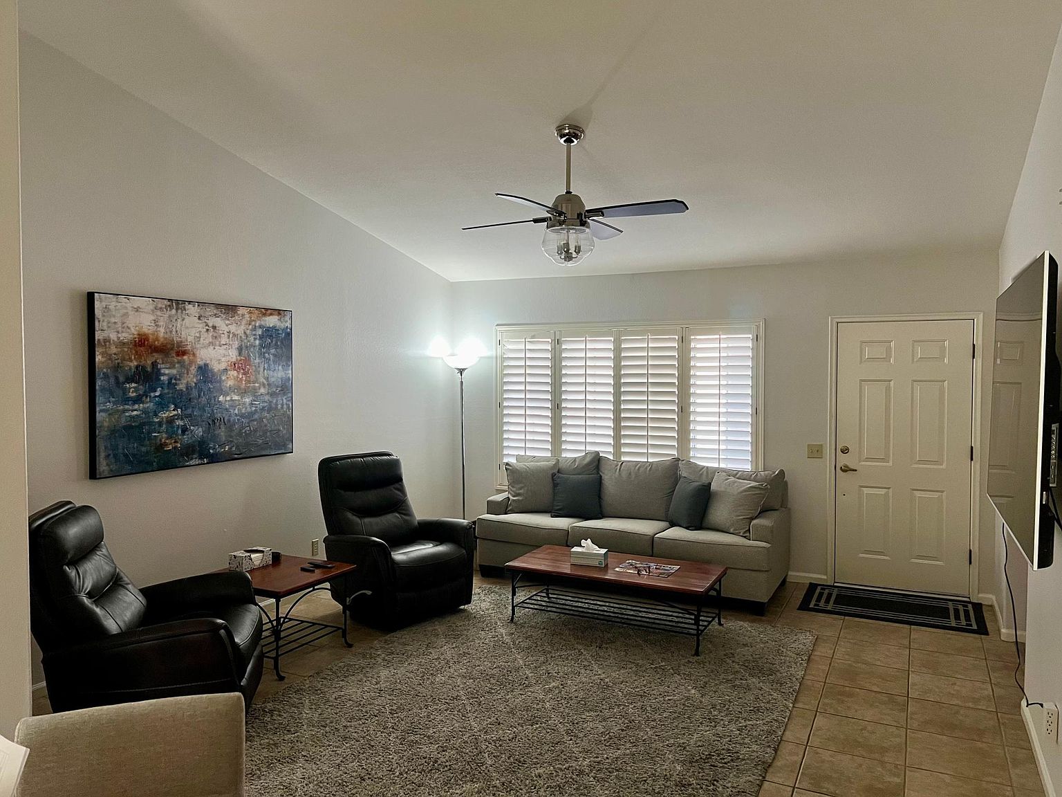 1571 E Buena Vista Dr photo 3