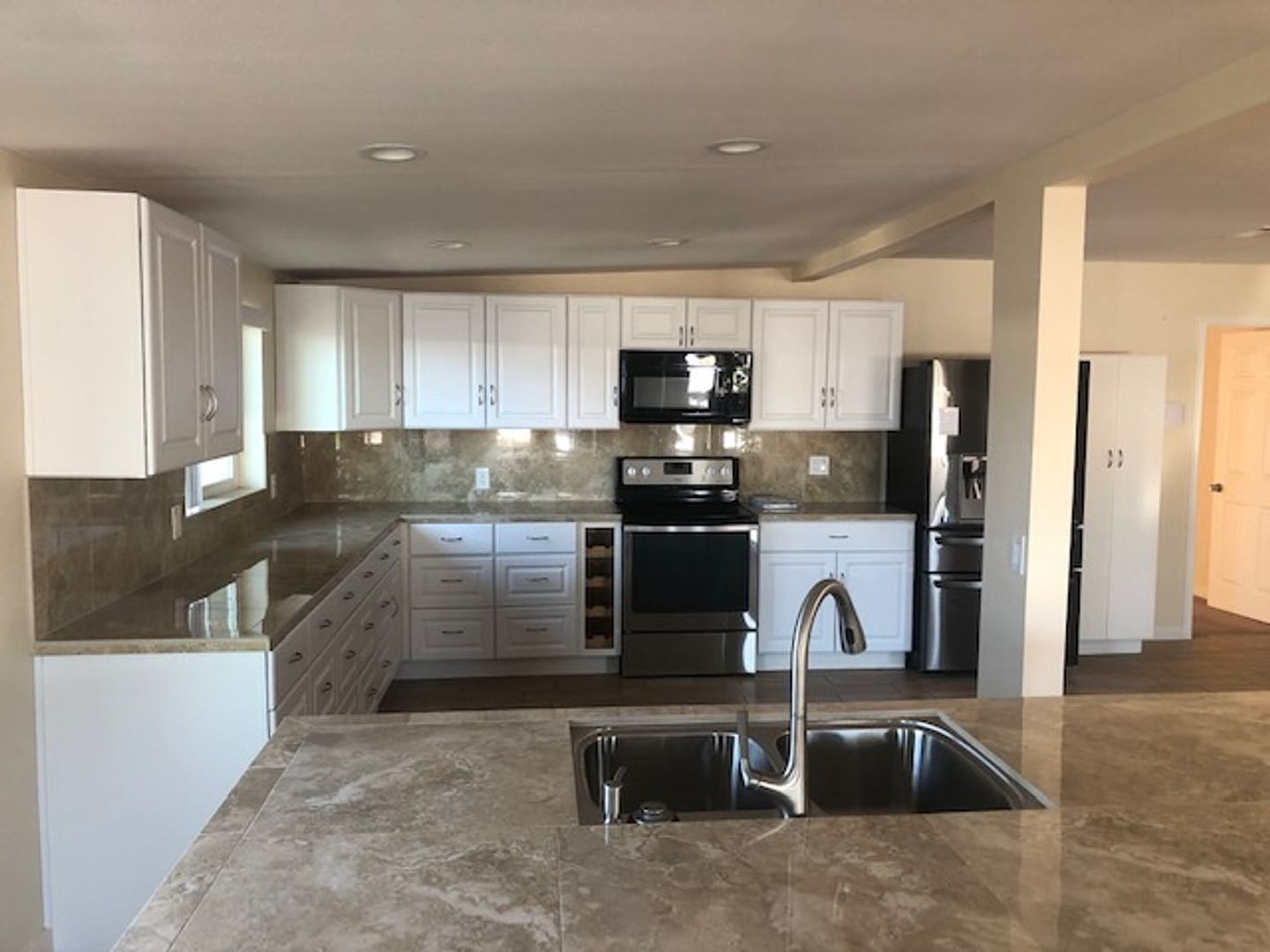 25424 S Wyoming Ave Sun Lakes, AZ 85248 photo 2