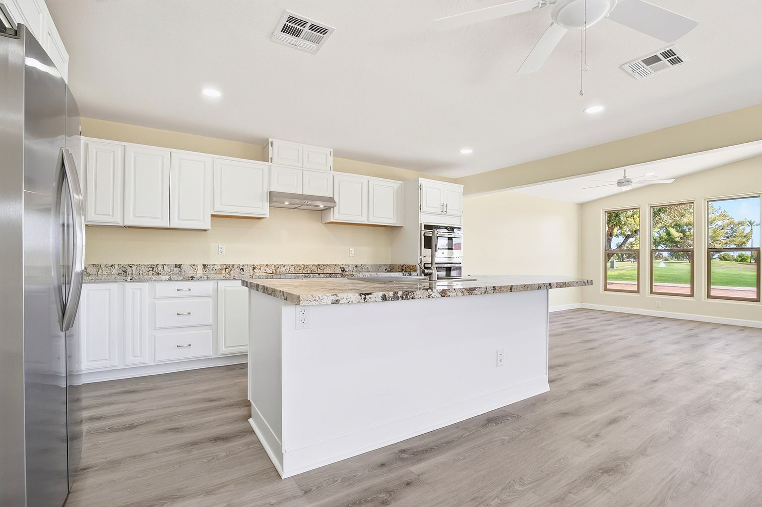 9506 E Cochise Pl photo 3
