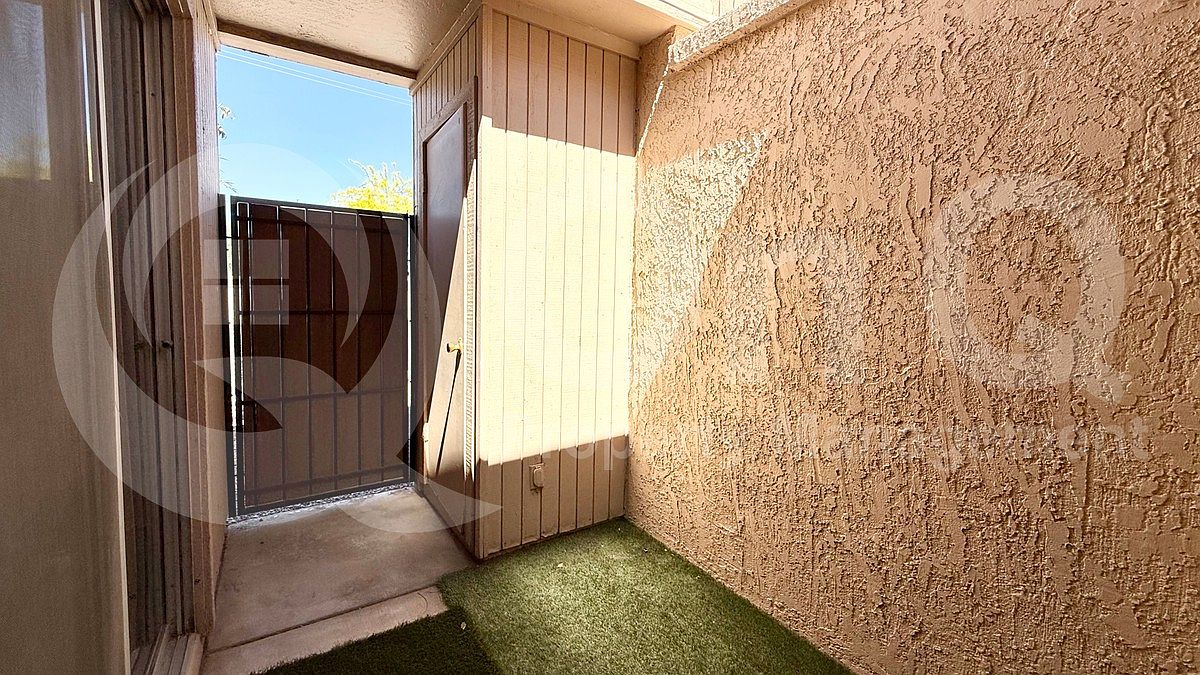 99 N Cooper Rd Chandler, AZ 85225 photo 2