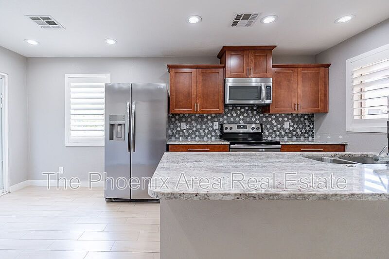 93 N Cooper Road photo 2